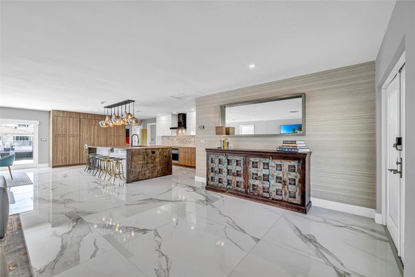 Chandelier, Dining room, Interior, Kitchen, Marble, Pendant Lights, Recessed Lighting