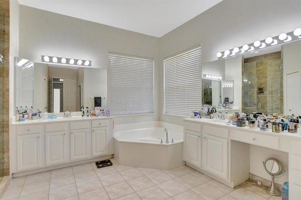 Bathroom, Dual Sink Vanities, Interior