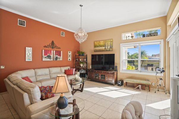 Chandelier, Interior, Living room