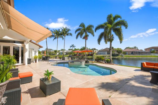 Exterior, Pool, Water