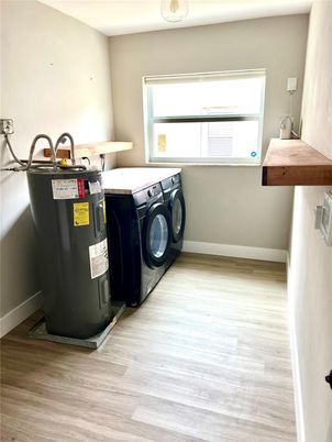 Interior, Washer, Wood Texture Flooring