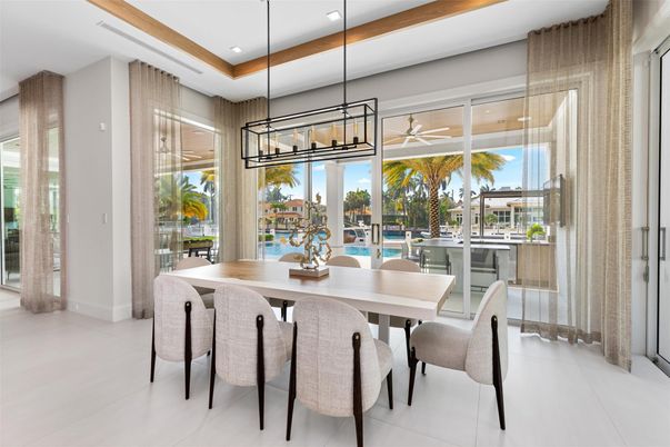 Dining room, Interior, Pendant Lights, Recessed Lighting