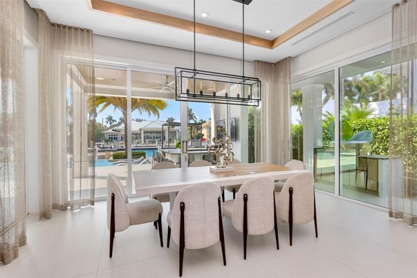 Dining room, Interior, Pendant Lights, Recessed Lighting