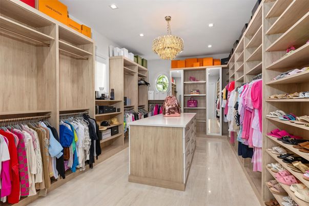 Chandelier, Interior, Recessed Lighting, Walk-in Closets