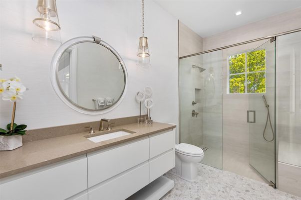 Bathroom, Glass Shower, Interior, Pendant Lights, Recessed Lighting
