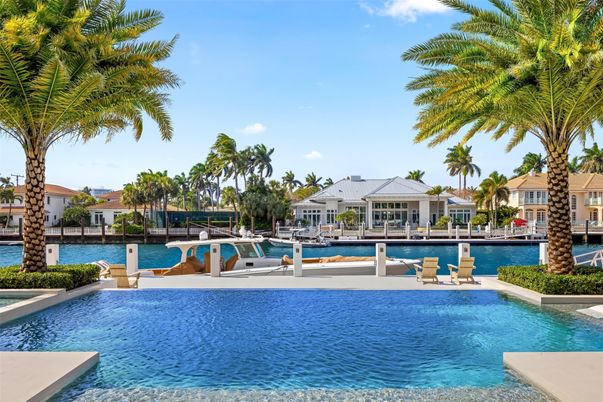 Exterior, Lake, Pool