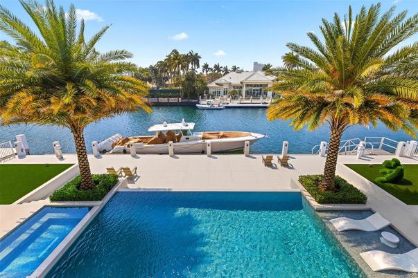 Exterior, Lake, Pool, Water