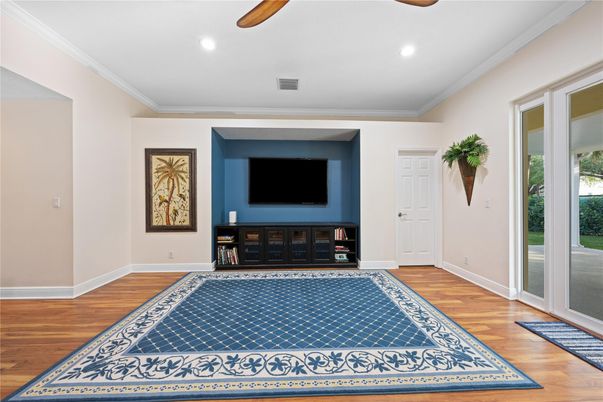 Interior, Recessed Lighting, Wood Texture Flooring