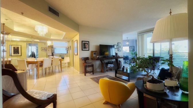 Chandelier, Dining room, Interior, Living room