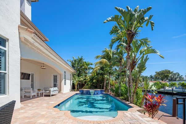 Exterior, Pool, Water