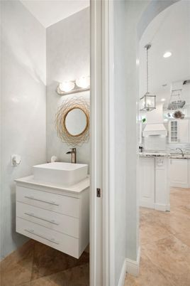 Bathroom, Interior, Pendant Lights, Recessed Lighting