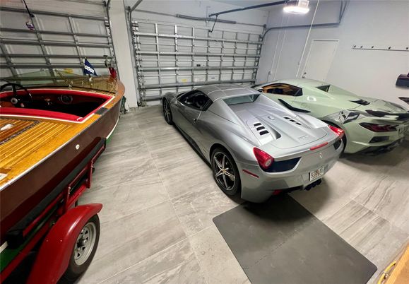 Garage, Interior