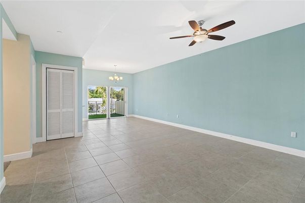 Chandelier, Empty room, Interior