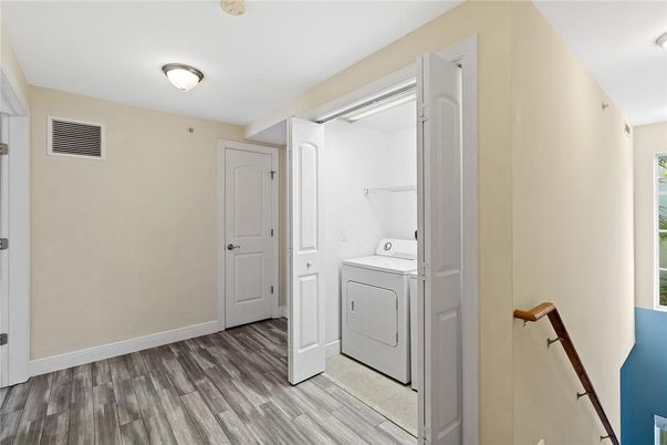 Interior, Utility Closets, Washer, Wood Texture Flooring