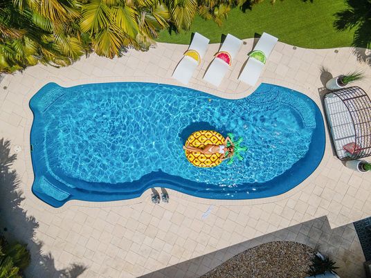 Exterior, Pool