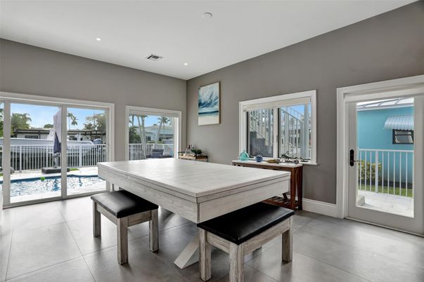 Dining room, Interior, Recessed Lighting