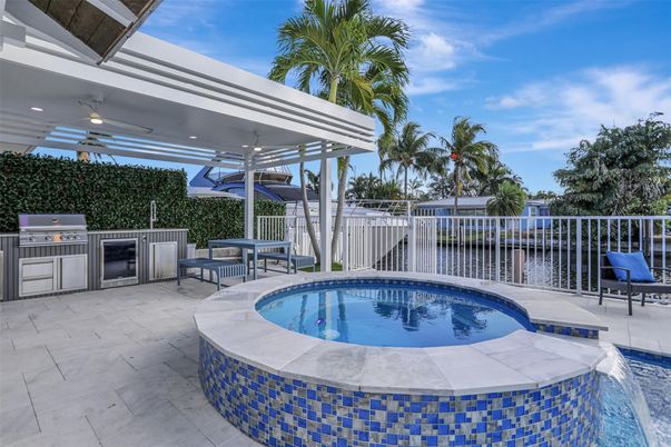 Exterior, Pool, Water