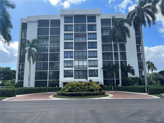 Exterior, Facade, Condo Building