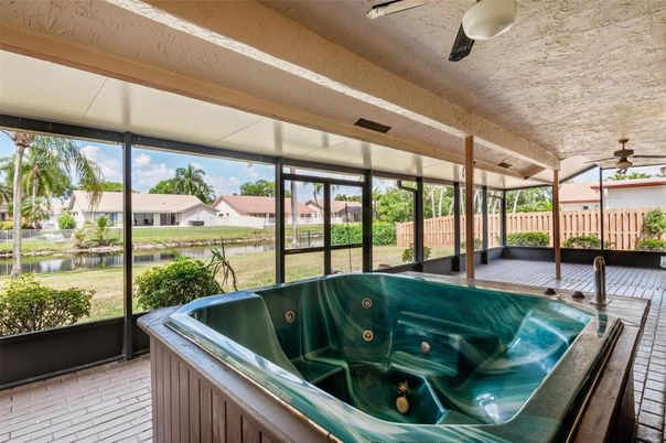 Hot Tub, Interior, Sun Room, Water