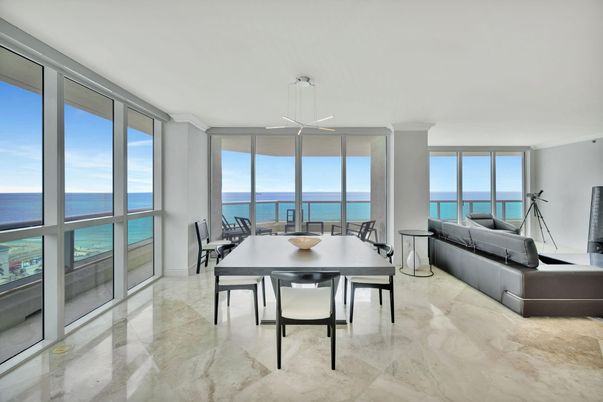 Dining room, Interior, Pendant Lights, Water