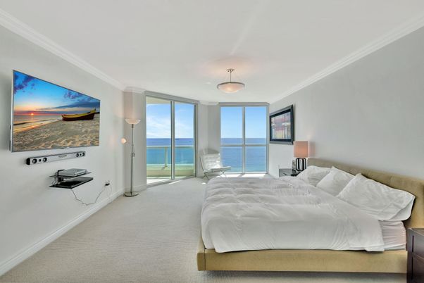 Bedroom, Interior, Water