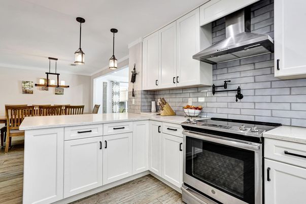 Dining room, Interior, Kitchen, Pendant Lights, Stainless Steel Appliances, Wood Texture Flooring