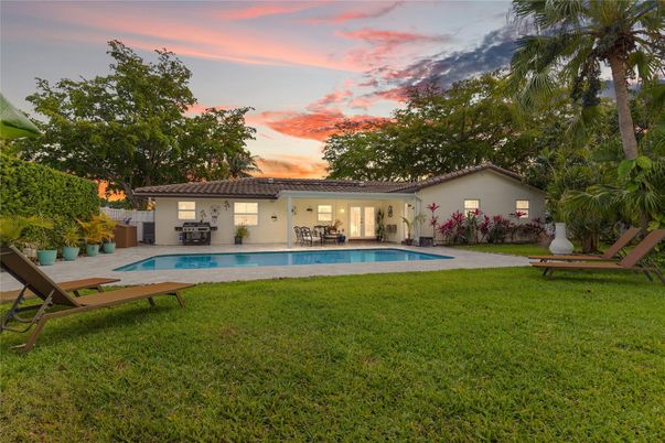 Backyard, Exterior, Pool