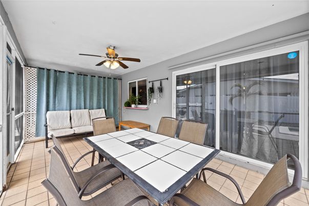 Dining room, Interior