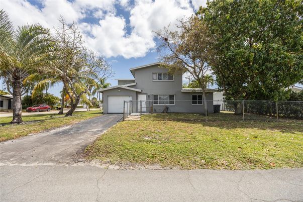 Attached, Backyard, Exterior, Facade, Split Level