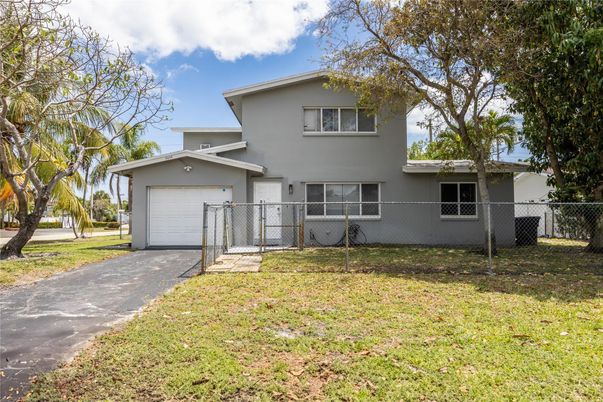 Attached, Backyard, Exterior, Facade, Split Level