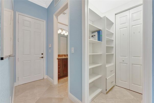 Interior, Walk-in Closets
