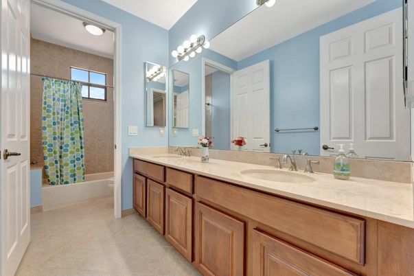 Bathroom, Dual Sink Vanities, Interior