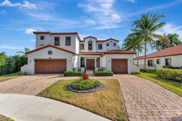 Attached, Exterior, Facade, Spanish Mediterranean