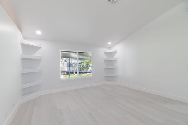 Empty room, Interior, Recessed Lighting, Wood Texture Flooring