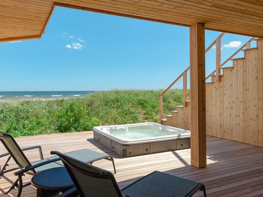 Exterior, Hot Tub, Water