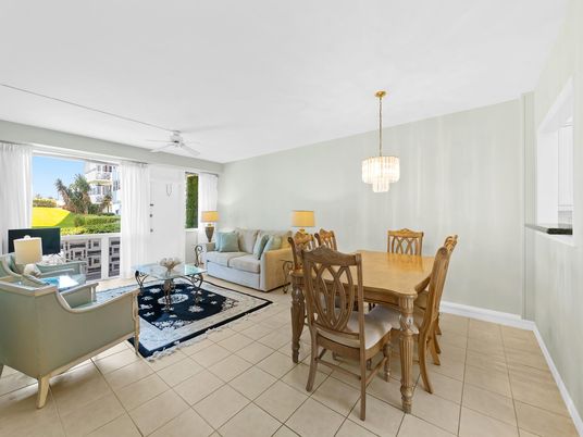 Chandelier, Dining room, Interior, Living room, Pendant Lights