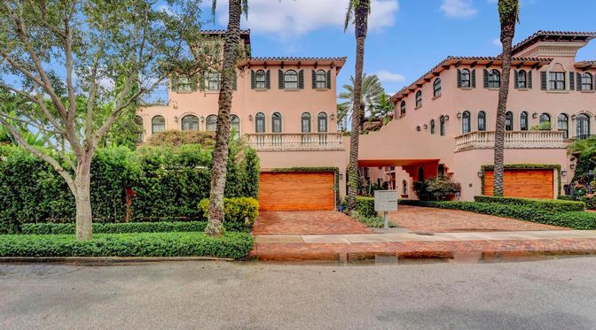 Attached, Exterior, Facade, Mediterranean