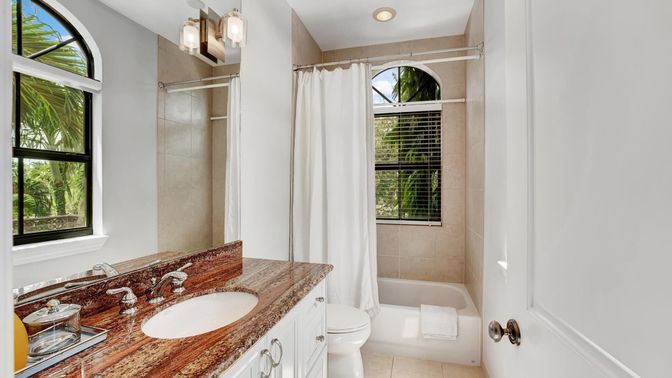 Bathroom, Interior, Recessed Lighting