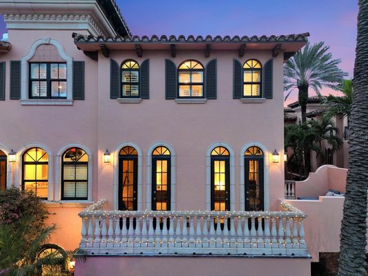Exterior, Facade, Mediterranean