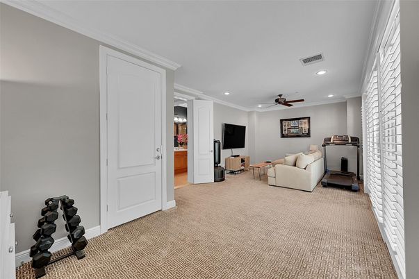 Fitness Equipment, Interior, Living room, Recessed Lighting
