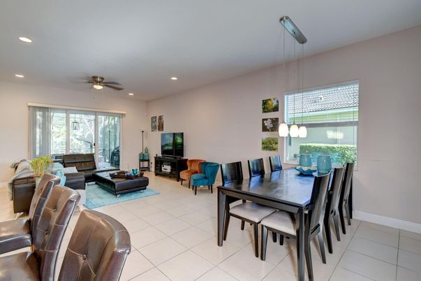 Dining room, Interior, Living room, Pendant Lights, Recessed Lighting