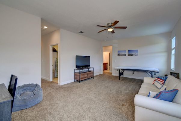 Game Room, Interior, Living room, Recessed Lighting