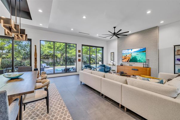 Dining room, Interior, Living room, Pendant Lights, Recessed Lighting