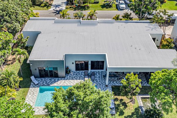 Exterior, Drone
