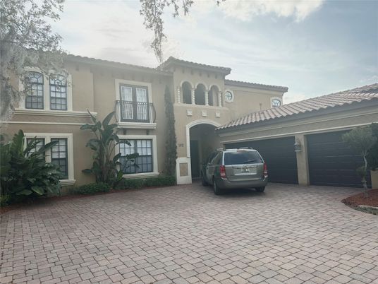 Attached, Exterior, Facade, Mediterranean