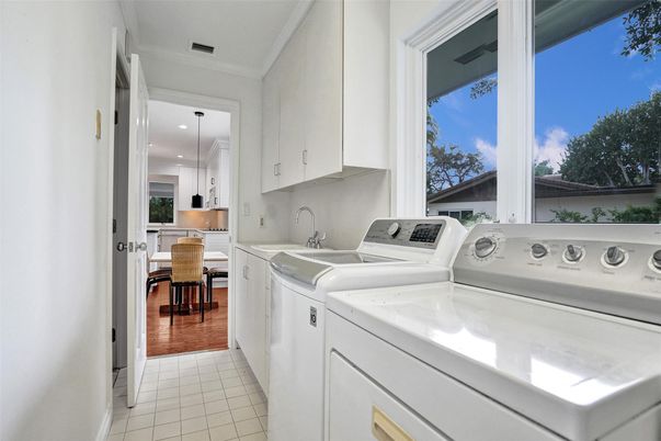 Dining room, Interior, Recessed Lighting, Washer
