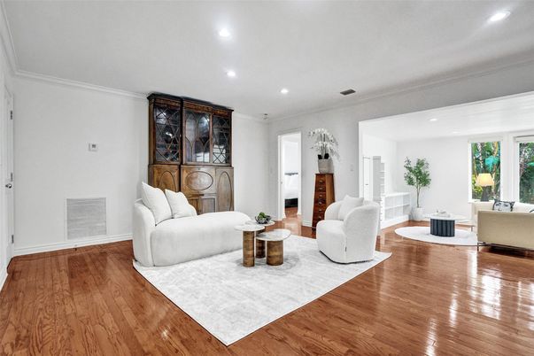 Interior, Living room, Recessed Lighting, Wood Texture Flooring
