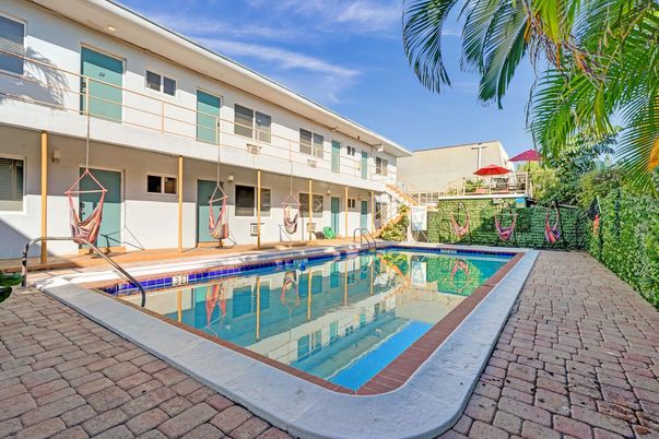 Exterior, Pool