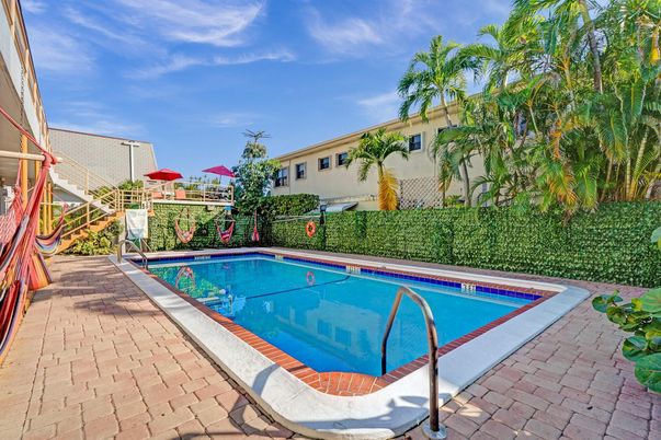 Exterior, Pool