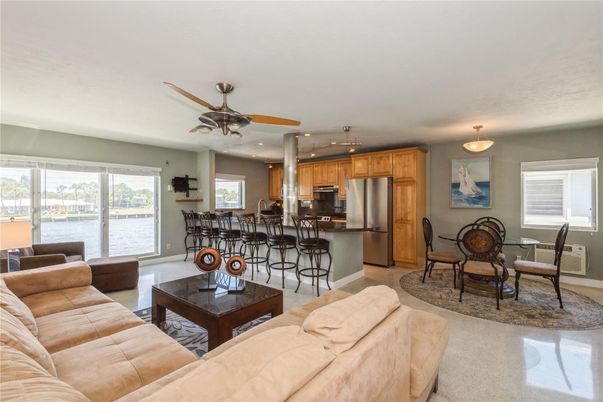 Dining room, Interior, Kitchen, Living room, Pendant Lights, Recessed Lighting, Stainless Steel Appliances